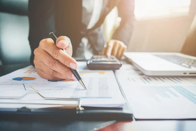 Cómo organizar las finanzas de tu negocio en 2025
