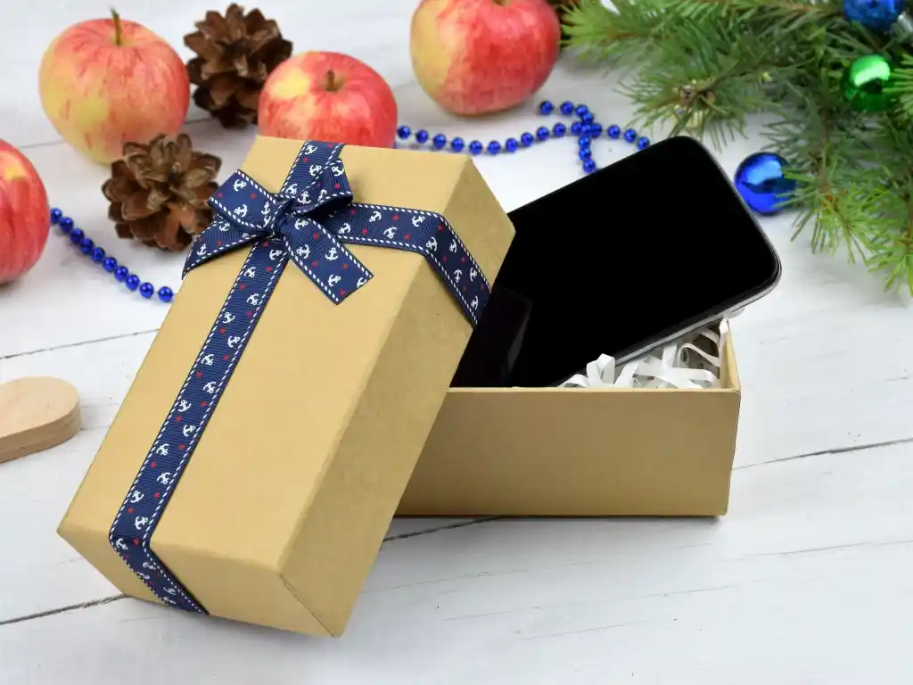 regalo con un celular