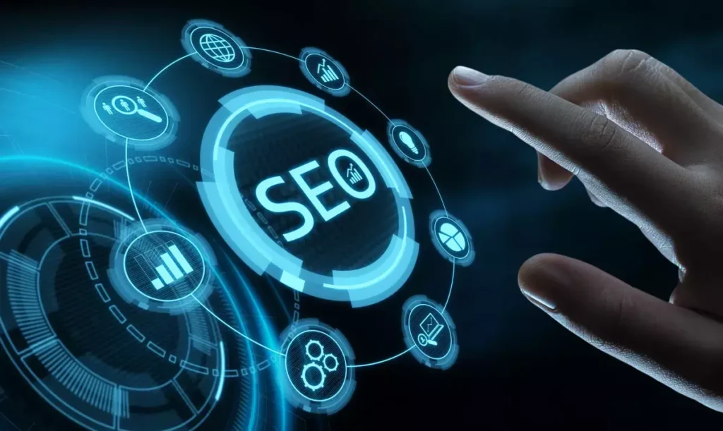 Mano de una persona seleccionando una imagen de SEO