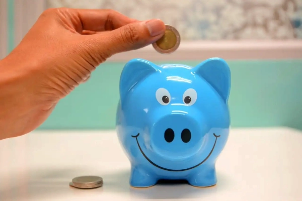 3. Aprovecha las ofertas y descuentos es de los consejos para ahorrar dinero