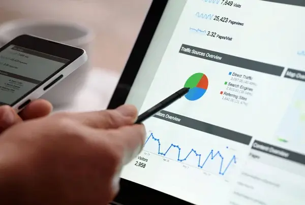 gráficos de las métricas que obtienen las agencias de marketing político