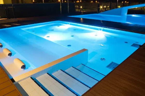 Piscinas con paneles solares
