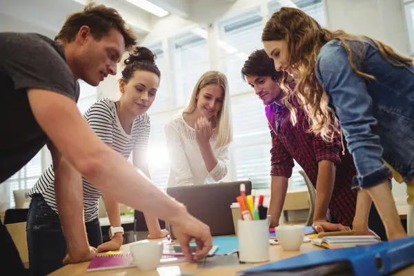 trabajo en equipom liderazgo, talleres en empresas 
