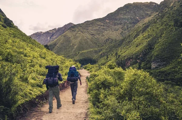 Beneficios de elegir Andean Road Peru frente a otras agencias de viaje