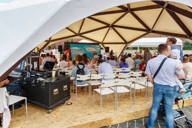 10 ideas de eventos de verano para empresas