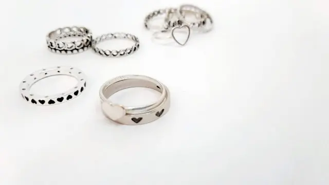 varios anillos de plata