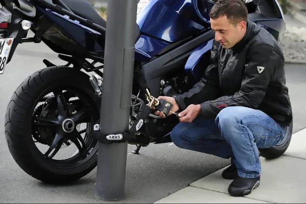 ¿Qué es la seguridad en motos y por qué es tan importante