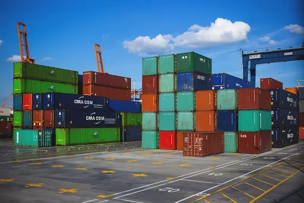 Beneficios de una gestión estratégica del transporte terrestre de contenedores