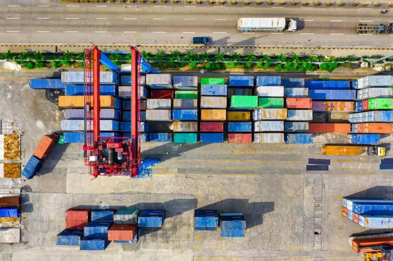 Transporte terrestre de contenedores clave para una cadena logística