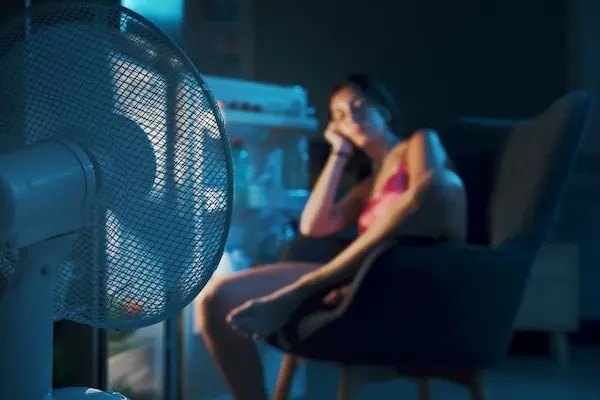 Cómo el calor excesivo fragmenta el descanso nocturno