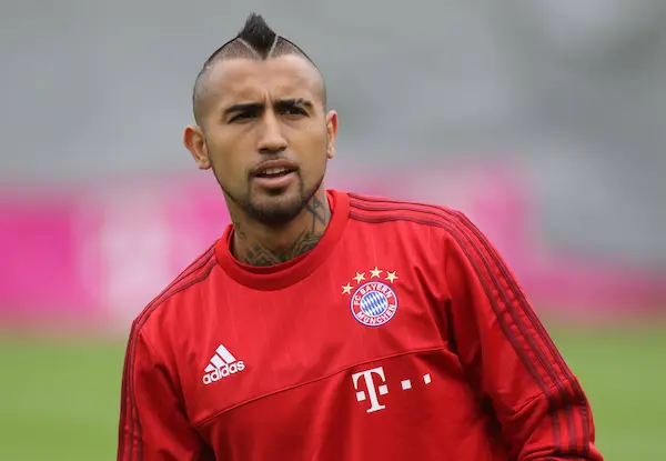 deportistas chilenos Arturo Vidal en competencia