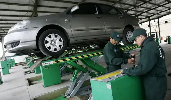 revisión de vehículo para evitar asistencia en carretera