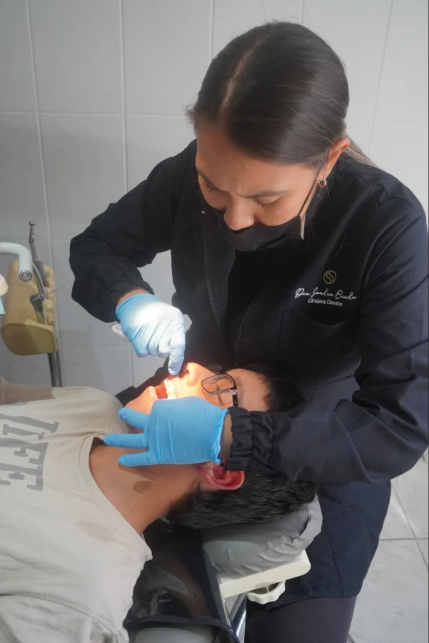 Servicios dentales en Zanh