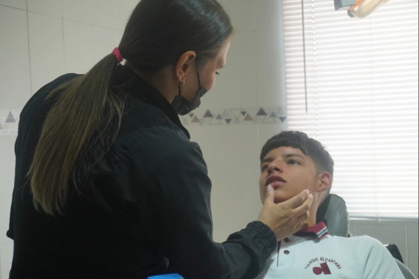 Tratamientos dentales en Zanh salud, estética y bienestar bucal