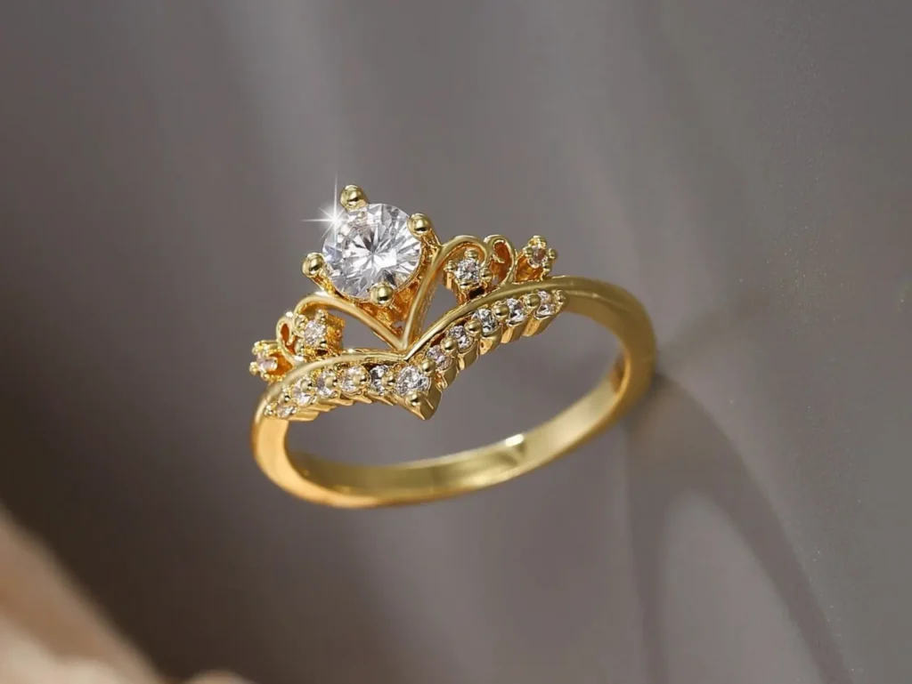 Anillos con corona elevada y estilo vintage