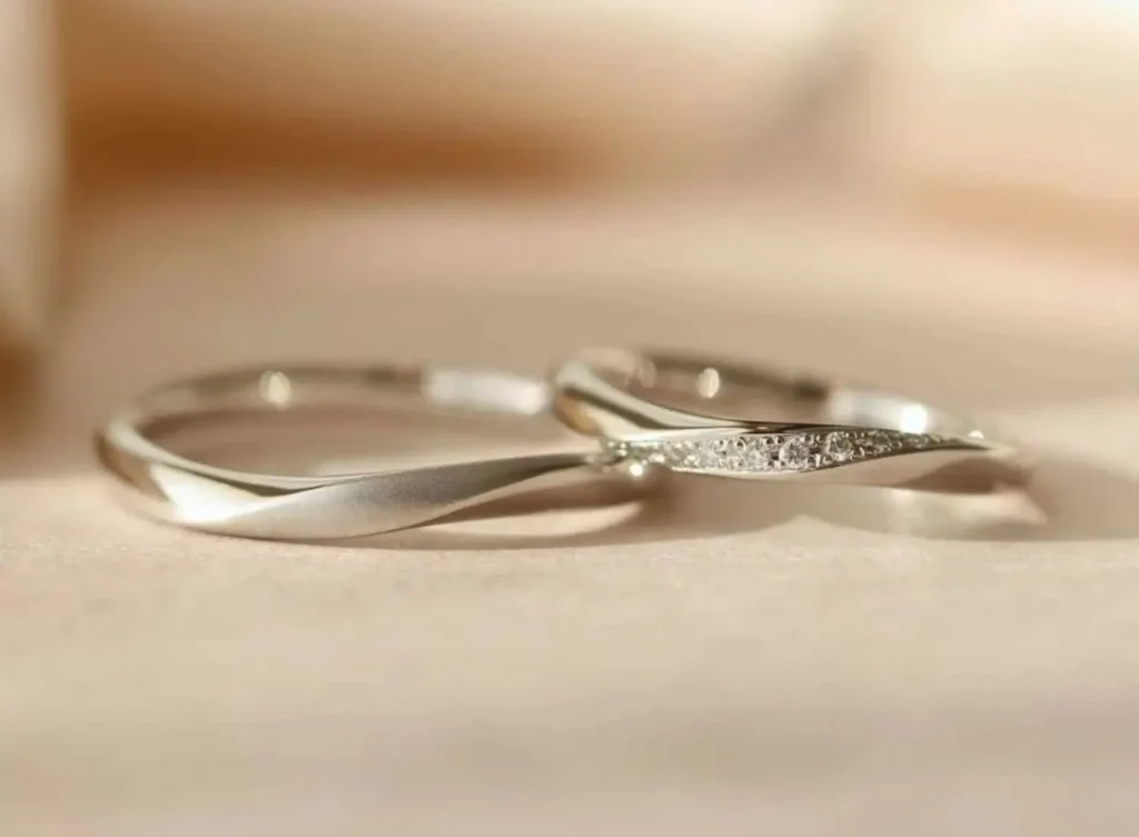 Anillos rectos con hilo de platino