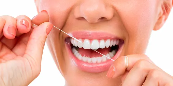Cómo cuidar los dientes en adultos sin complicaciones
