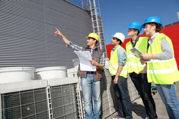 Normativas y estándares de seguridad industrial que debes conocer